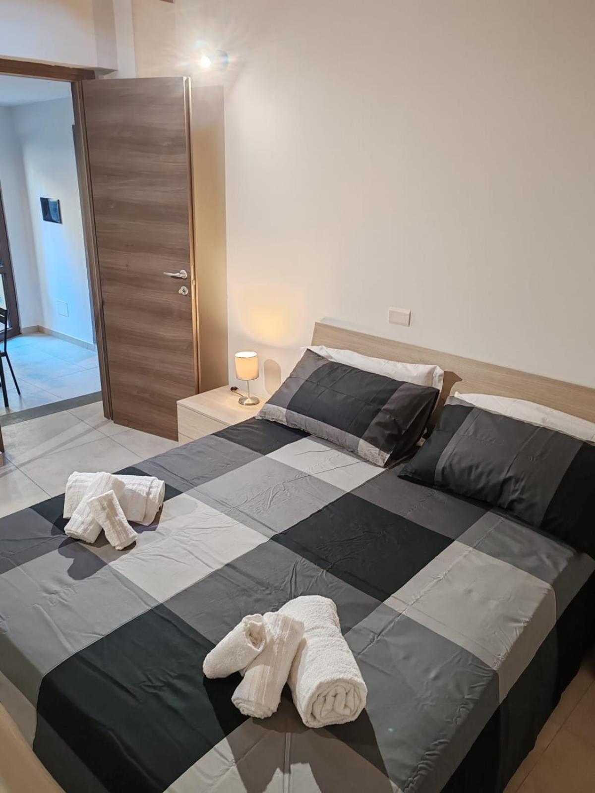 הוילה Etna Garden House: Oasis In The Heart Of קטאניה מראה חיצוני תמונה